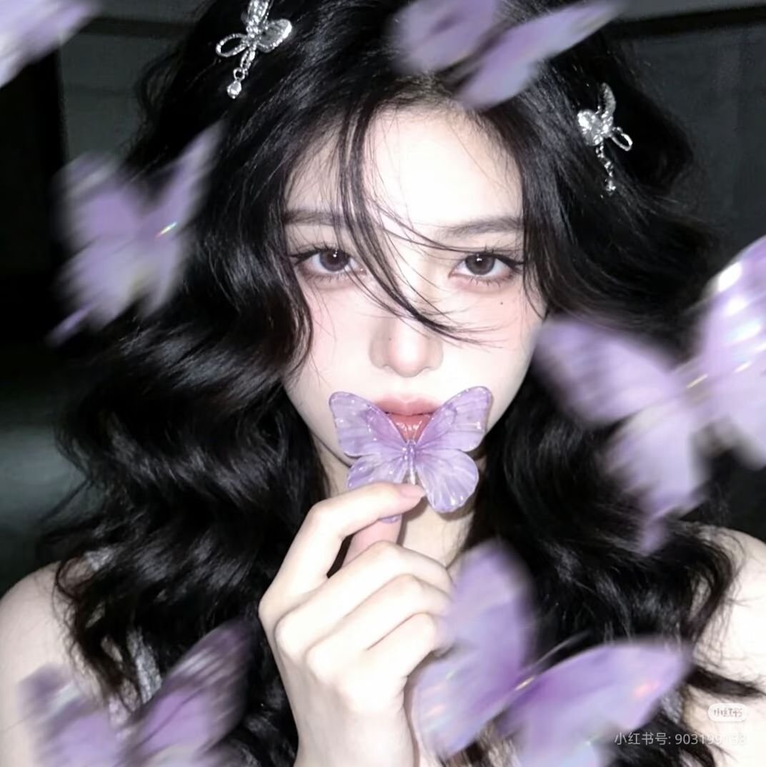 Purple girl pfp with lavender hair and soft glow for dreamy Instagram profile aesthetics