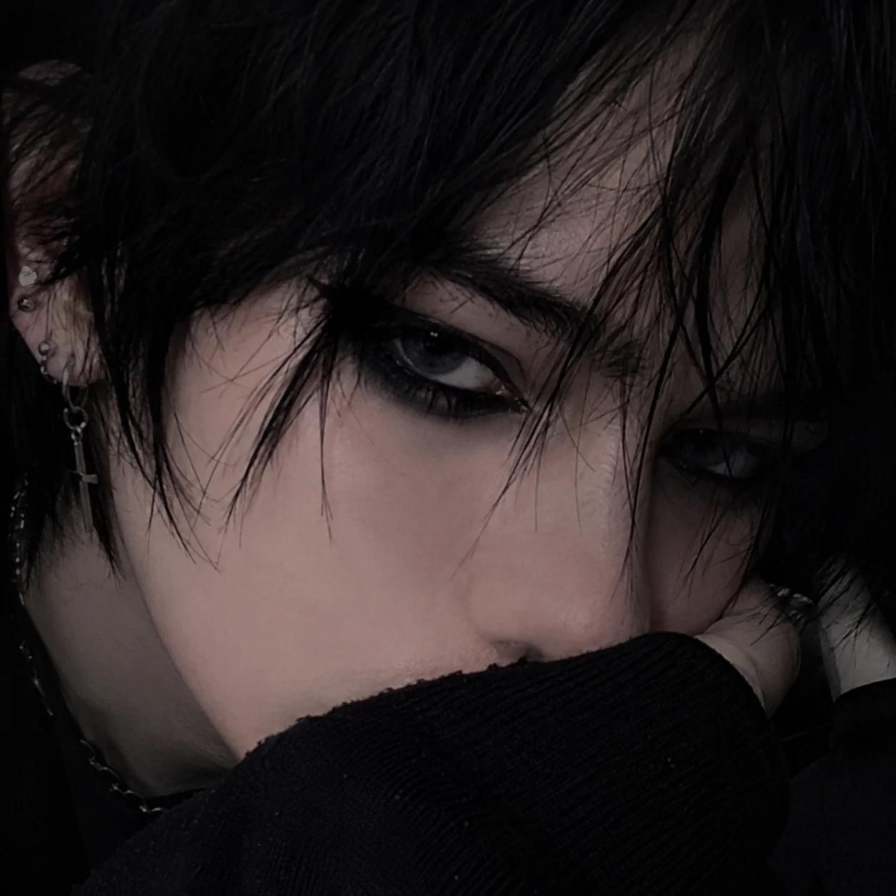 Emo femboy pfp with dark eyeliner, black hair, and close-up crop